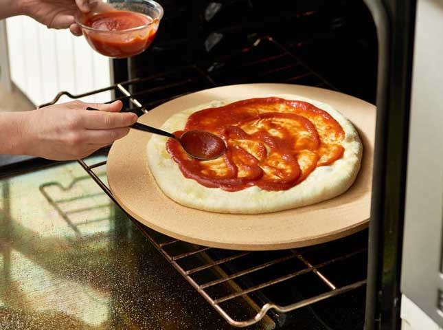 آموزش دزست کردن خمیر پیتزا خوشمزه