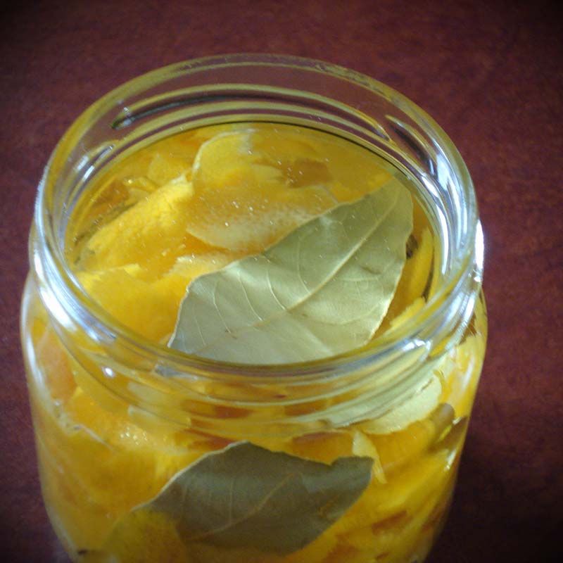 طرز تهیه ترشی پوست لیمو